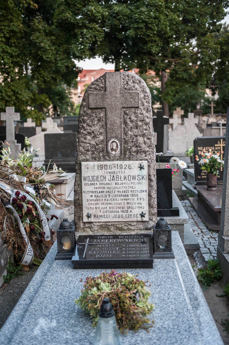 Grób Wojciecha Jabłkowskiego na cmentarzu Miejskim w Kaliszu