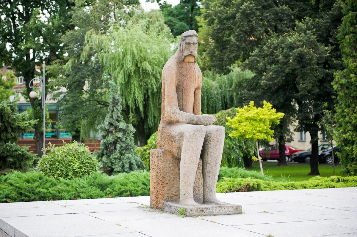 Pomnik Adama Asnyka w Kaliszu
