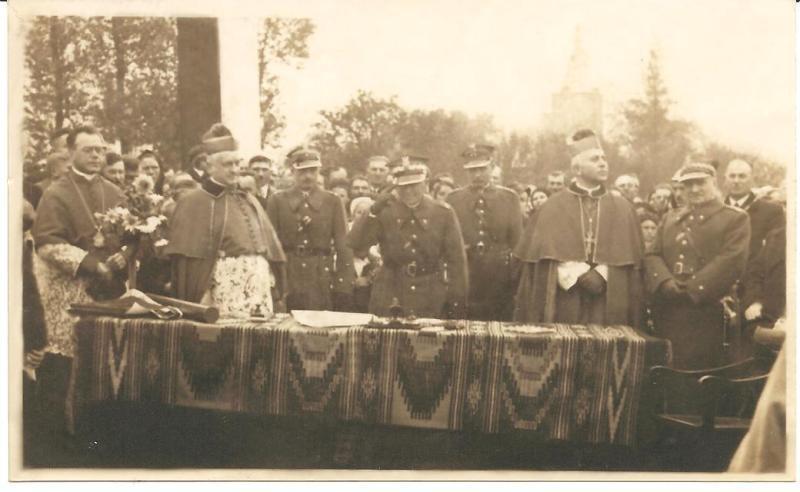 Uroczystosci odsłoniecia pomnik o. Augustyna Kordeckiego w w Szczytnikach