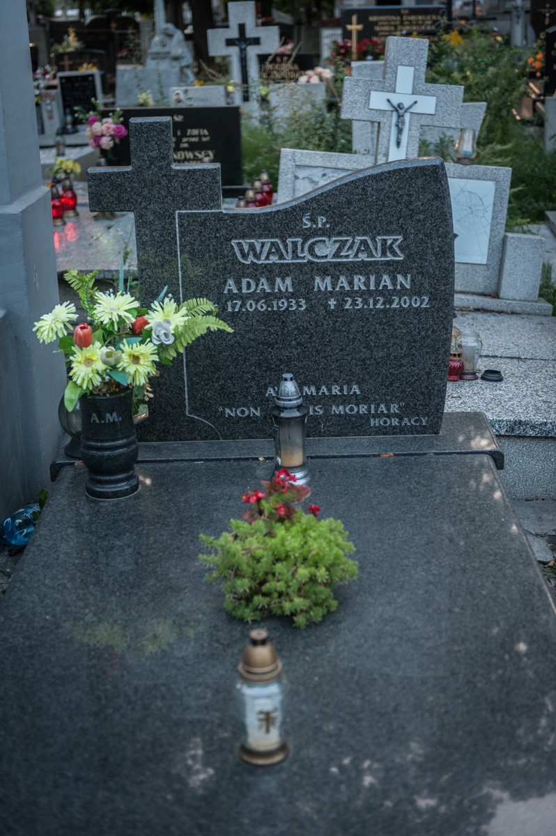 Grób Adama Walczaka na cmentarzu Miejskim w Kaliszu
