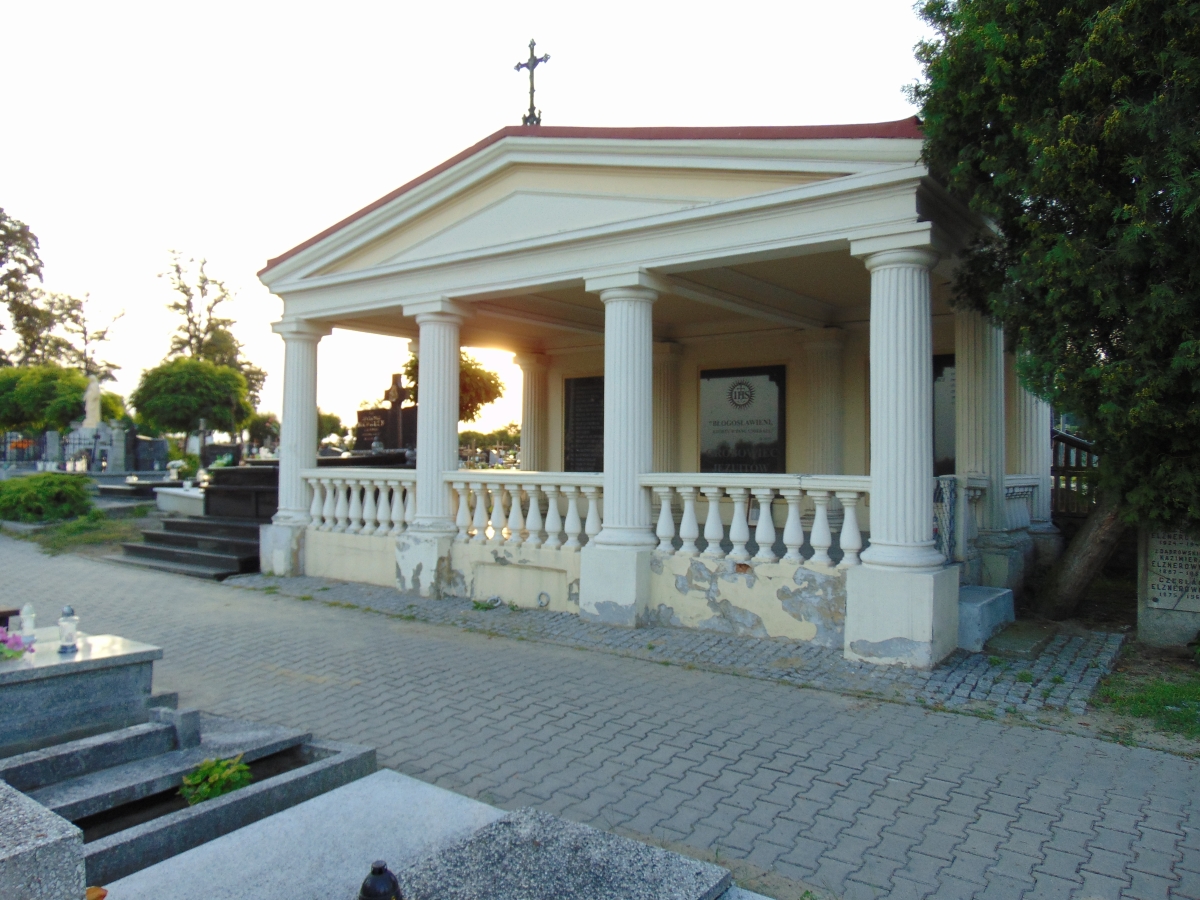 Kaplica grobowa jezuitów na cmentarzu Tynieckim w Kaliszu