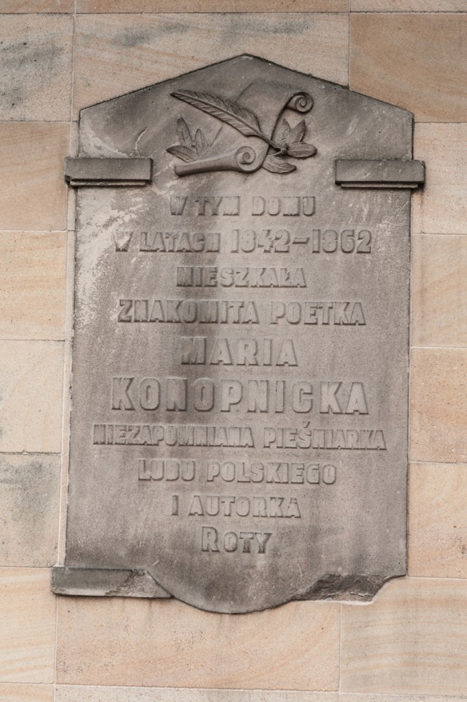 Pierwsza pamiątkową tablica z Pałacu Puchalskich w Kaliszu poświęconą Marii Konopnickiej